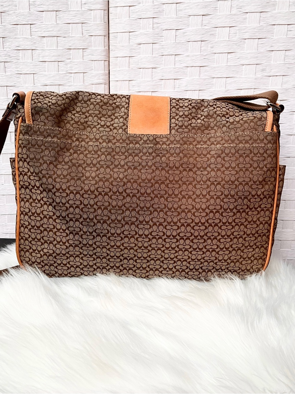 ‘07 Coach Small C Signature Canvas Messenger Bag Natural Vachetta Trim - Picture 4 of 8